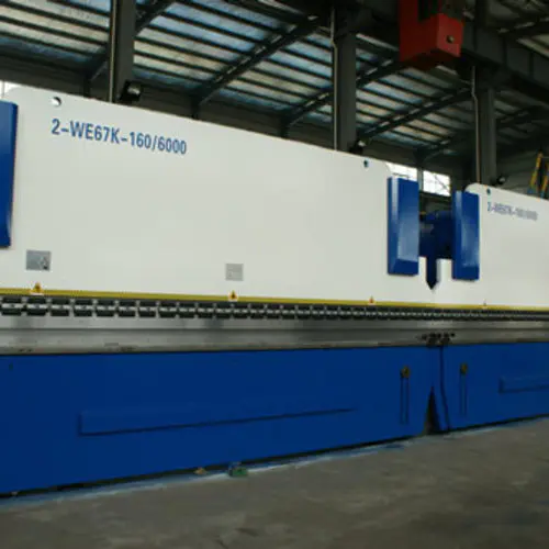 2-WD67K-250T/6000型 數控電(diàn)液伺服雙機(jī)聯動折彎機(jī)